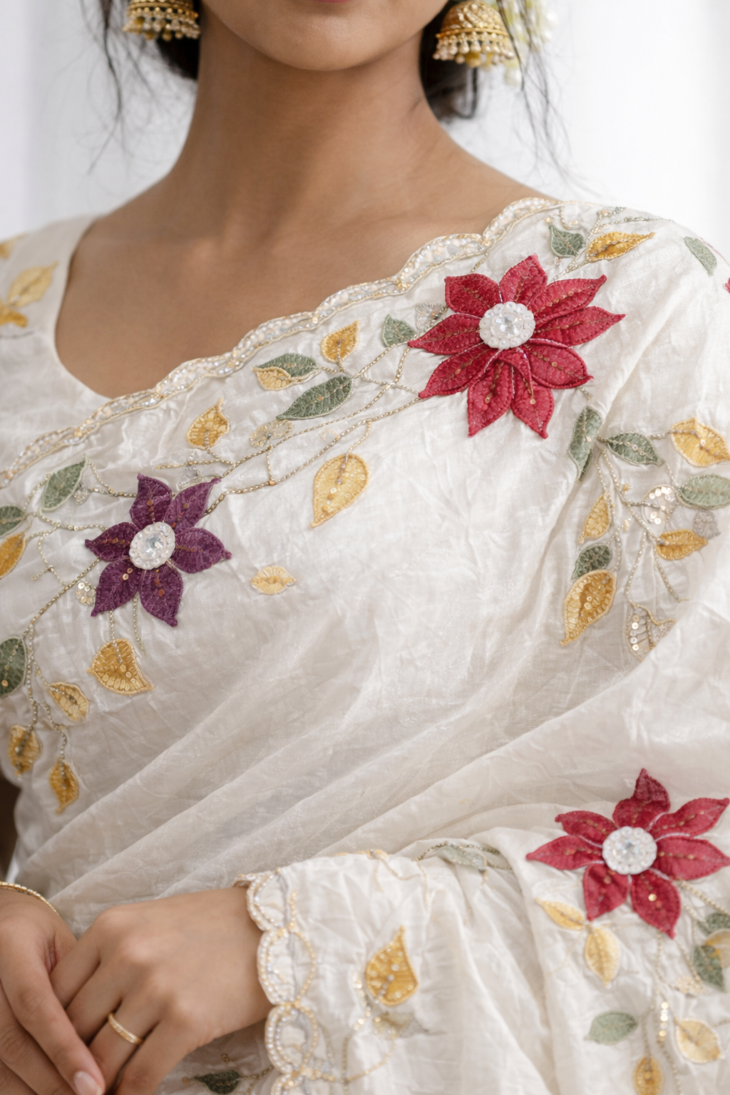 White Paper Crush Saree with Handcrafted Patchwork Floral Embroidery – Lightweight Festive Wear